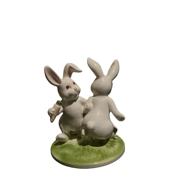 Fitz and Floyd MCMLXXX 1970’s vintage Albino Bunnies. - Picture 1 of 6